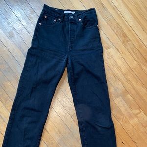 Levi Ankle Cropped Black Ribcage Jeans size 24